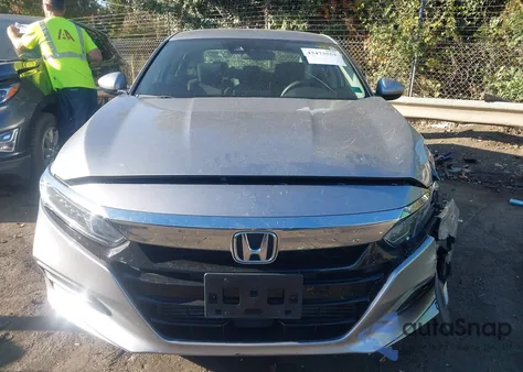 2018 Honda Accord Lx z USA, uszkodzony, nr VIN 1HGCV1F19JA108439